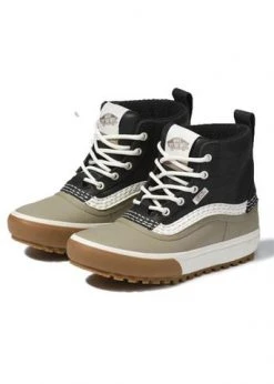 Vans Women's Standard Mid Snow MTE Boots